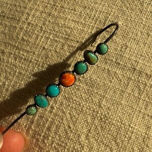Mixed stone earpin